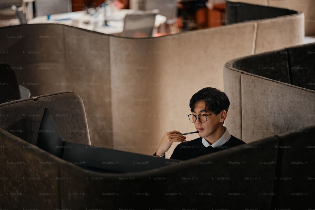 渝万高铁渠溪河双线特大桥合龙